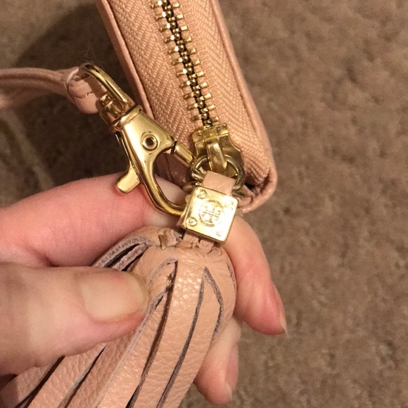 Tory Burch Millennial Pink Wristlet - Picture 2 of 6
